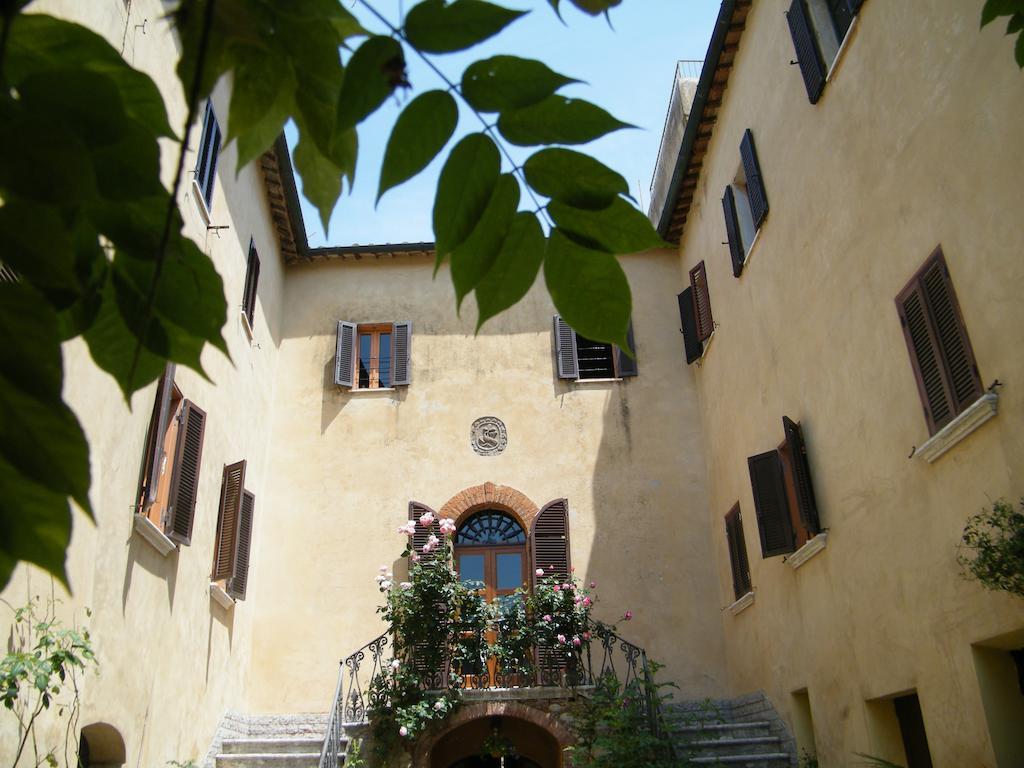 B&B Il Glicine Montefollonico Экстерьер фото